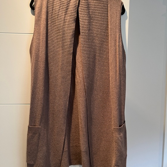 Cashmere Vest - Picture 2 of 4